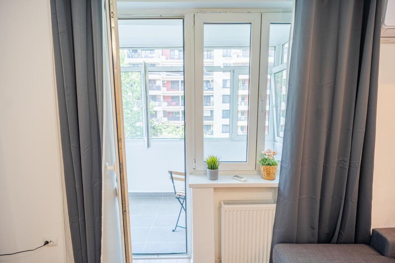 Spacious Newly Renovated 2Br Apartments With Balcony Bucarest Extérieur photo