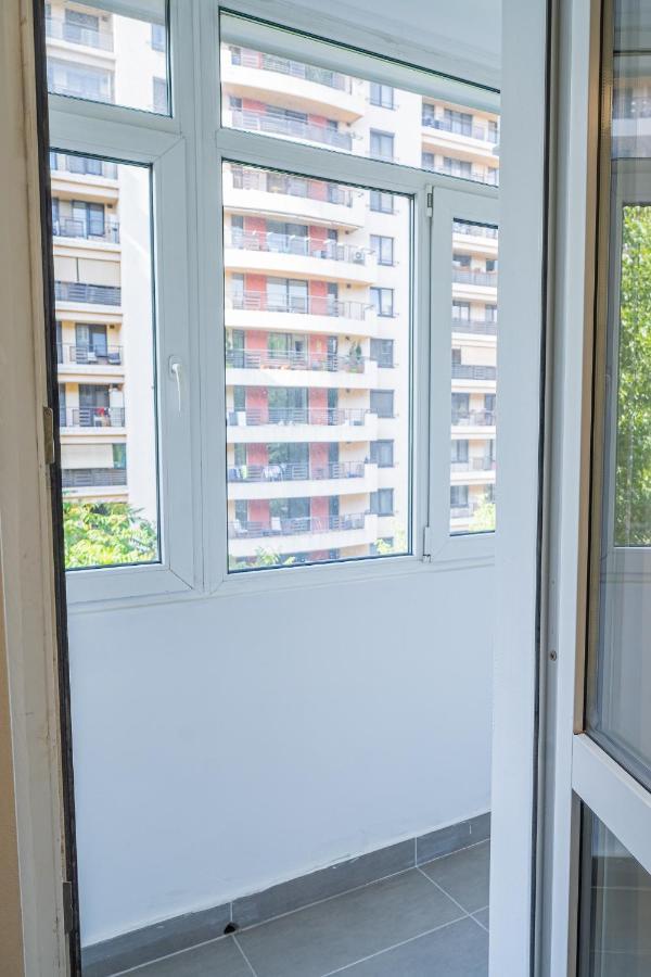 Spacious Newly Renovated 2Br Apartments With Balcony Bucarest Extérieur photo
