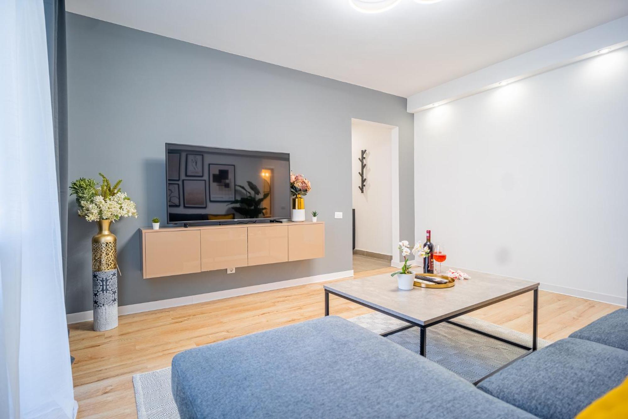 Spacious Newly Renovated 2Br Apartments With Balcony Bucarest Extérieur photo