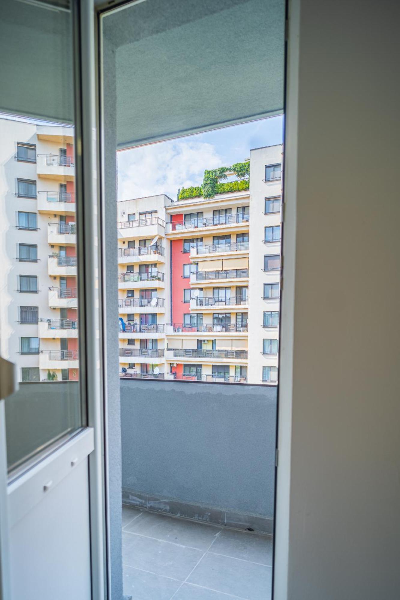 Spacious Newly Renovated 2Br Apartments With Balcony Bucarest Extérieur photo