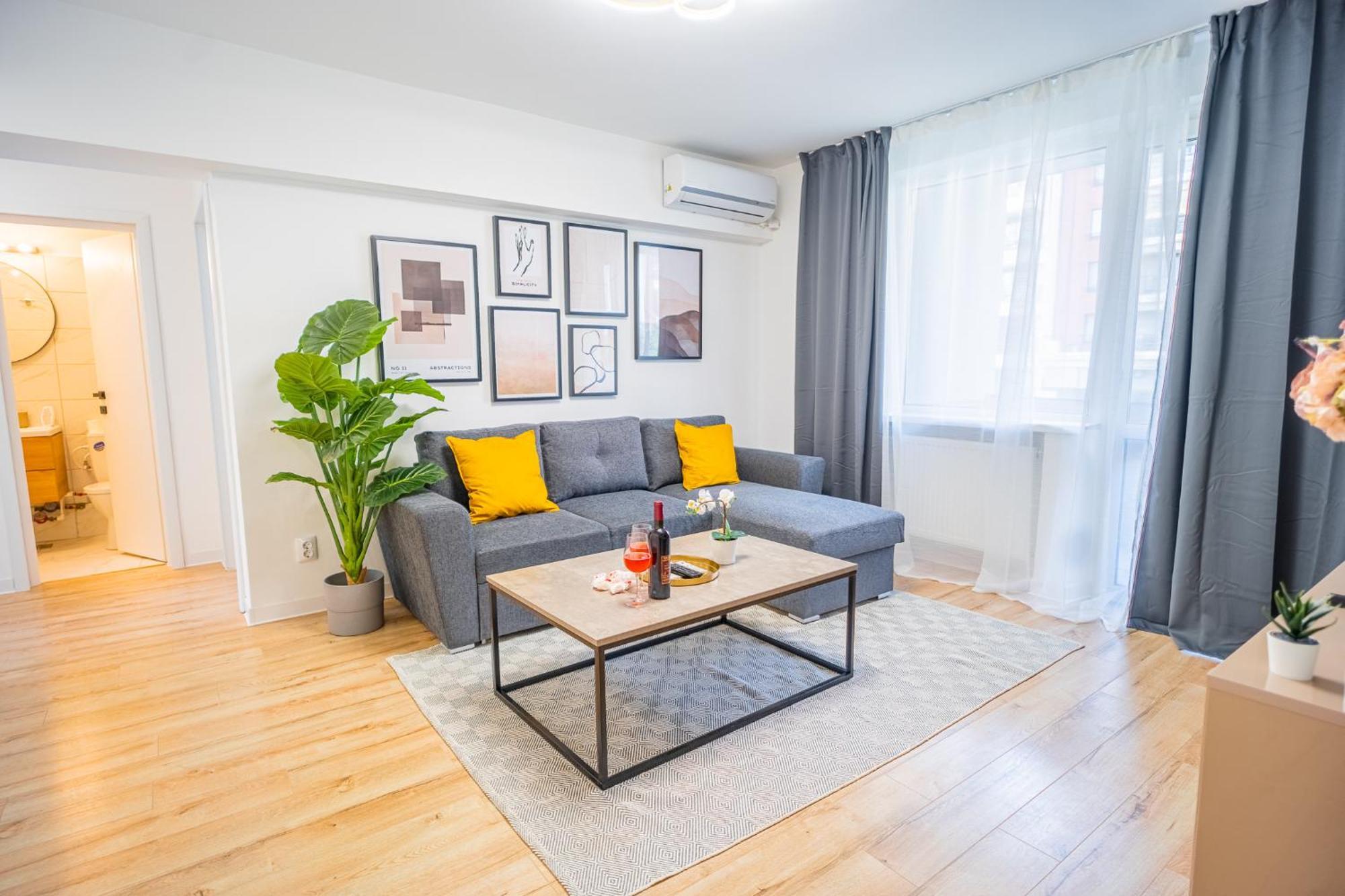 Spacious Newly Renovated 2Br Apartments With Balcony Bucarest Extérieur photo